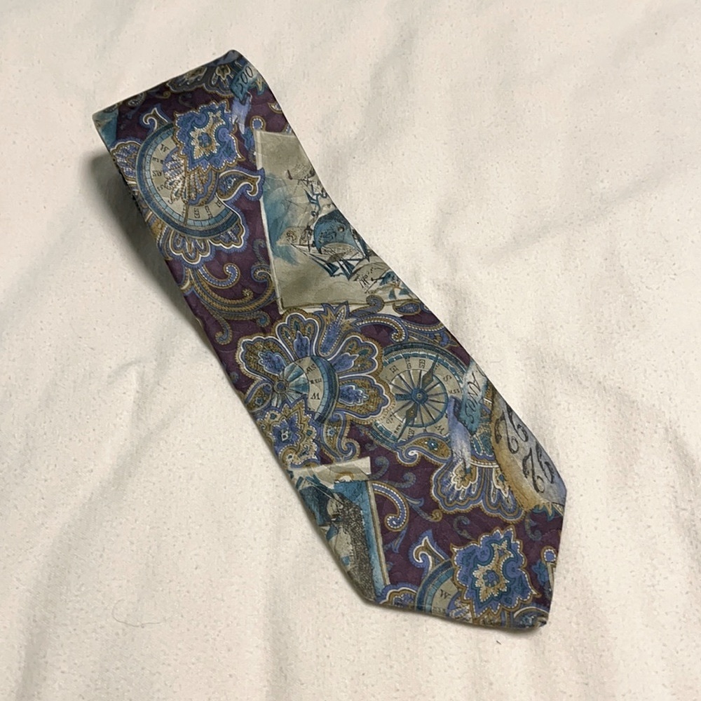Geoffrey Beene 100% silk tie